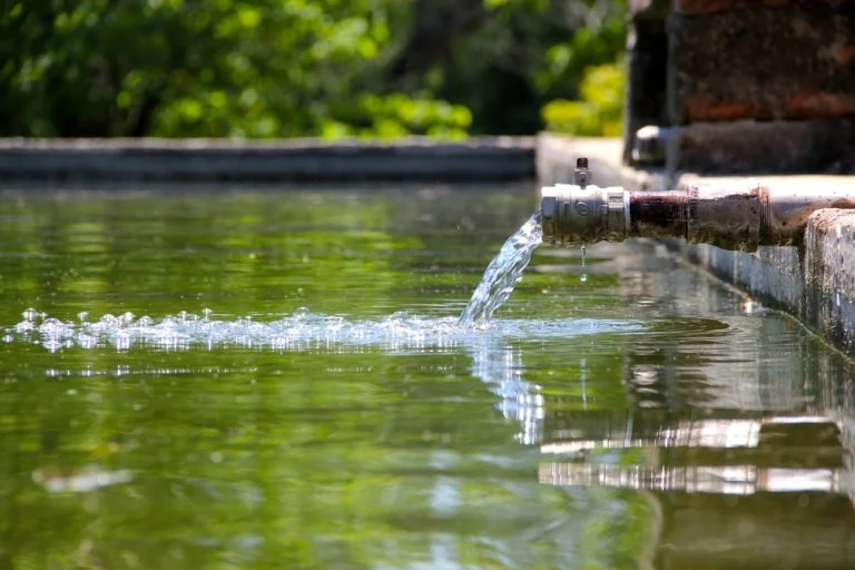 filtering tank water